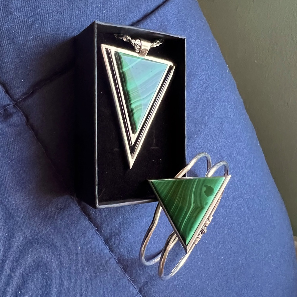 Silver Aventurine polished matching bracket & necklace